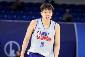 小楊已試訓10支球隊??NBC模擬選秀：楊瀚森第35順位被76人摘走