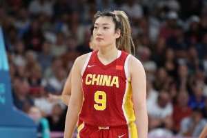 楊毅談李夢無緣亞洲杯：罵宮指導(dǎo)的人對李夢狀態(tài)和宮指導(dǎo)一無所知