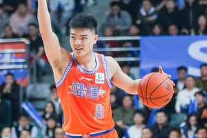 媒體人：黎伊揚收到福建給的C類合同 其他球隊可于7月30日前匹配