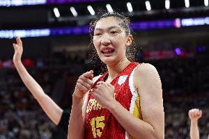 輕輕松松！韓旭半場(chǎng)4中3高效拿下6分4籃板1蓋帽