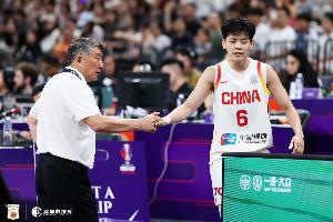 媒體人：賽前中國(guó)女籃姑娘沒(méi)有笑容 大家要調(diào)整心態(tài)&繼續(xù)相信自己