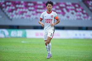 成都蓉城B隊(duì)隊(duì)長(zhǎng)、后衛(wèi)李小一（22歲）轉(zhuǎn)會(huì)陜西聯(lián)合