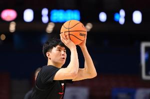 韓國(guó)男籃宣布亞洲杯12人名單：李賢重、呂俊錫在列 最高球員207cm