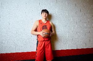 NBA官員：楊瀚森夏聯(lián)比賽在中國的平均觀看人數(shù)超過整個(gè)季后賽