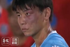 堅(jiān)毅的眼神！鹽城隊(duì)龐智超眼神堅(jiān)毅篤定爆火，網(wǎng)友：如C羅一般