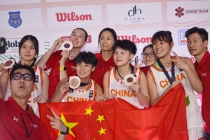 ??媒體人：國(guó)內(nèi)U19打法最接近田中心的是湖北隊(duì)的王嘉欣