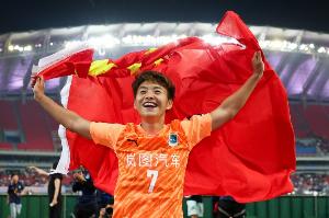 湖北日?qǐng)?bào)：王霜出任“漢超”漢陽(yáng)隊(duì)助教，曹?chē)?guó)棟為球隊(duì)主帥