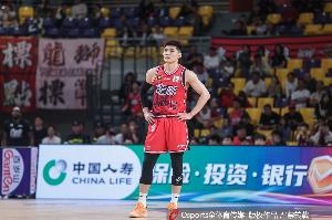 媒體人：李祥波這樣的矮個內線 攻防面對歐洲隊就是給對手送分的