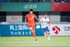 魯媒：山東泰山隊(duì)啟程赴成都，20歲小將彭逸翔首次跟隊(duì)前往客場