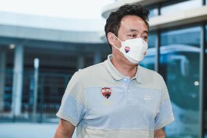 記者：前深足總經(jīng)理丁勇因受賄和職務(wù)侵占被判12年，合并執(zhí)行11年