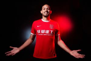 費(fèi)利佩：蓉城本賽季表現(xiàn)不錯但能更進(jìn)一步 相信能升到積分榜榜首
