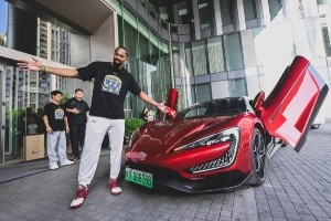 抵達(dá)閩南 威力依燃 361°品牌代言人丁威迪 中國(guó)行正式開(kāi)啟