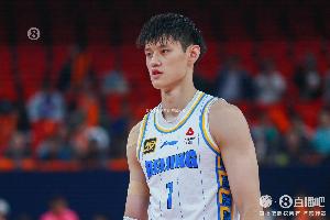 媒體人：曾凡博是CBA里打法最接近NBA的國內(nèi)球員 上賽季漲球很多