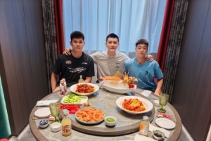 黃秋實(shí)&張峻豪被停賽3年！楊鳴曬合照：犯錯(cuò)就要承擔(dān)后果積極面對(duì)