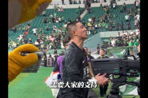 記者曬李磊、侯森賽后喊話：我們需要大家的支持，我們是一家人