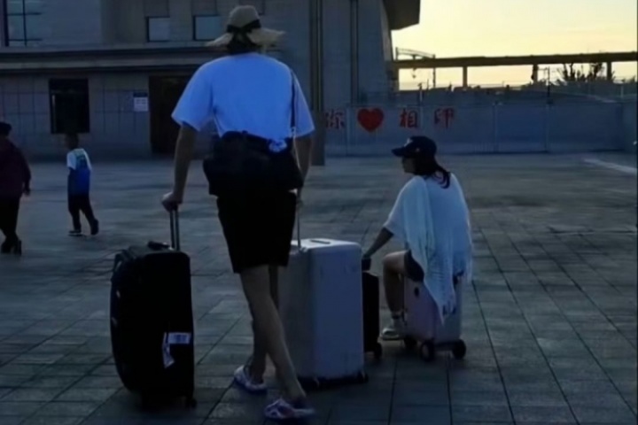 假期結束??楊瀚森結束新疆旅行 將赴美參加8月11日開始的短訓營