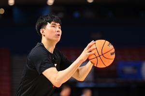 媒體人：韓國男籃正在啟動(dòng)重建 李賢重+呂俊錫效果并不理想