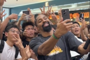 丁威迪中國行——蚌埠的熱情讓丁威迪真的感動(dòng) 高溫也擋不住！