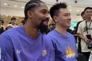 丁威迪中國行—丁威迪與老隊(duì)友孟博龍重逢 比拼三分難分伯仲！