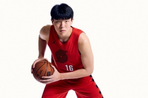 美記：稱瀚森為“中國約基奇”很有趣 后者再奪冠就進(jìn)歷史前20了