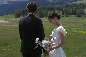 戀情公開！日本國腳佐野海舟與模特結(jié)婚，此前球員曾深陷性侵丑聞