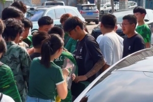 博主：國安表現重回正軌，今日訓練張稀哲、張玉寧等球員受熱捧