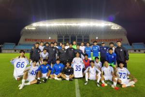 出其不意??申花U21球員和新上演“貝克漢姆”式后場超級吊門！