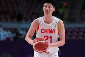 專心！媒體人：胡金秋在集訓期間拒絕了回家看看妻子和孩子的機會