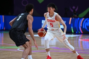 媒體人：三寧留在CBA進(jìn)步不大 他有能力立足NBA發(fā)展聯(lián)盟&澳洲NBL