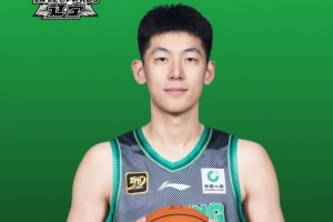 媒體人：張陳治鋒的5年新合同起薪超過200萬 之后還將逐年遞增