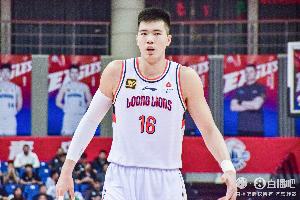 媒體人：廣東要么說服焦泊喬留隊 要么再交易他的所有權(quán)進行補強