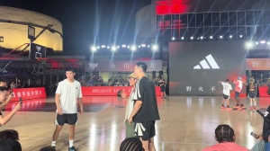在線(xiàn)追星！胡明軒&林葳找陳冠希輪流合影