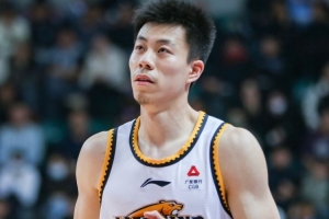 張鎮(zhèn)麟？京媒：一名北方球隊前國手球員已加盟上海男籃