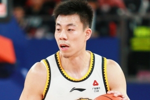 媒體人：遼寧對(duì)張鎮(zhèn)麟&付豪的交易持開(kāi)放態(tài)度 民企球隊(duì)生存壓力大