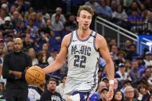 ??生日戰(zhàn)砍22+8！NBA官方祝小瓦格納24歲生日快樂！