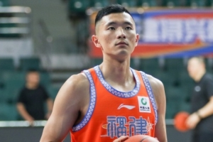 凱撒：陳林堅(jiān)是福建男籃的領(lǐng)袖 現(xiàn)在是年輕球員展現(xiàn)的機(jī)會(huì)了