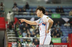 媒體人:很多人不理解 但新疆可能認(rèn)為是用趙睿換豐厚籌碼的好機(jī)會(huì)