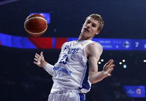 FIBA微波爐！馬爾卡寧首節(jié)2中2&罰球6中5貢獻10分1板1助1斷