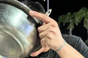 朱芳雨三亞逛海鮮市場瘋狂砍價 透露王治郅至今沒微信&請吃飯用卡