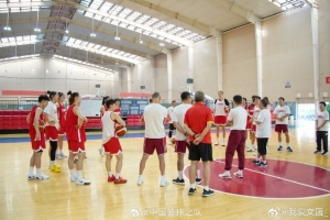 還剩16名球員！王佳琦和周靜均因傷暫時(shí)退出中國女籃集訓(xùn)
