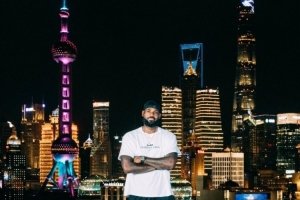 外灘夜景！詹姆斯正式開啟中國行   LeBron XXIII在中國全球首發(fā)